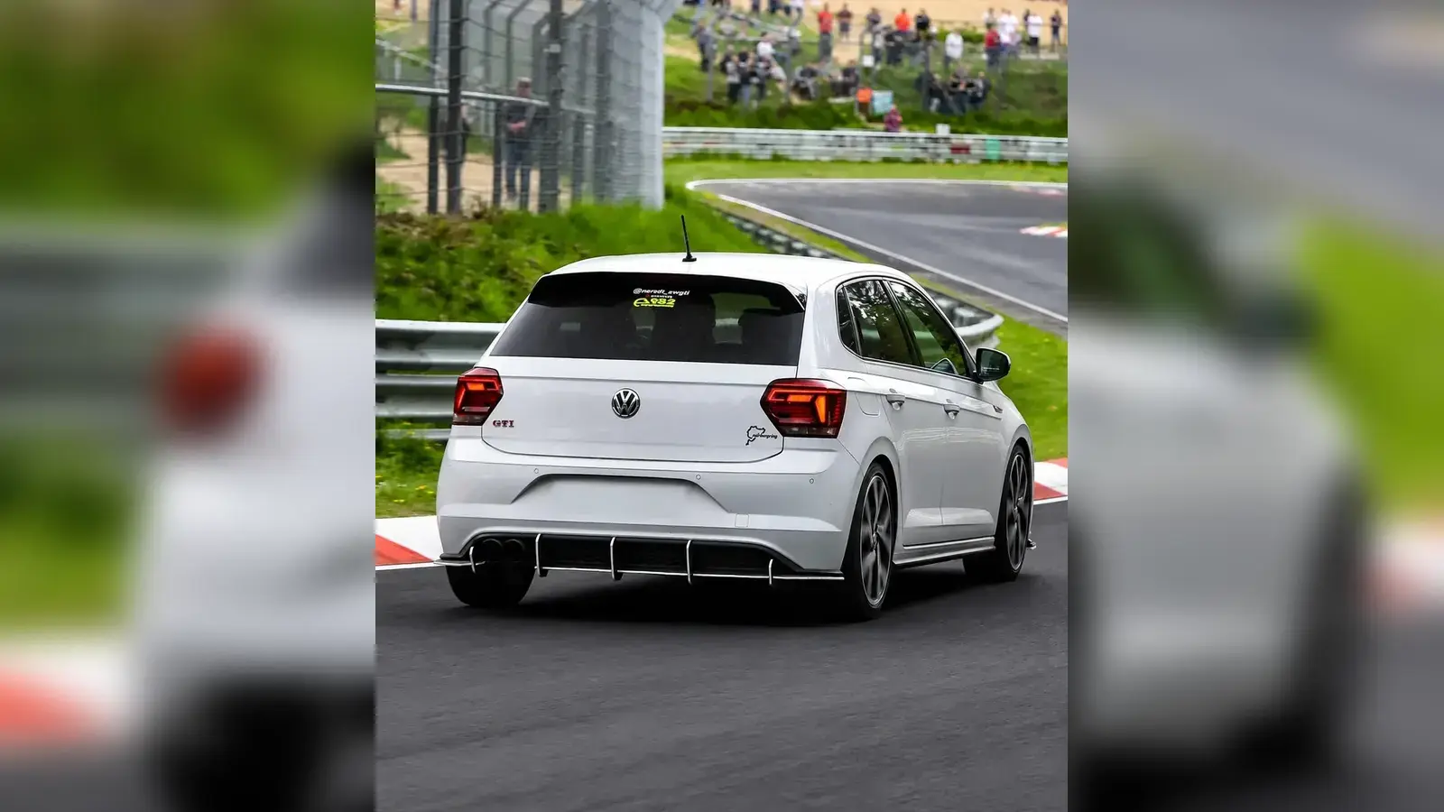 Zadnji pogled na Volkswagen Polo GTI AW z Maxton Design difuzorjem