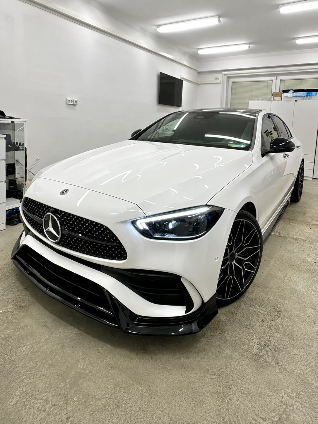 Mercedez Benz Maxton in Concaver
