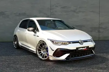 Oettinger sprednji lip na Volkswagen Golf 8 R