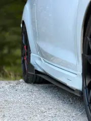 Detajl Maxton Design stranskega podaljška na Ford Fiesta ST