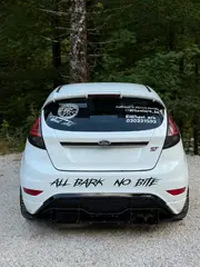 Zadnji pogled na Ford Fiesta ST s celovitim Maxton Design paketom