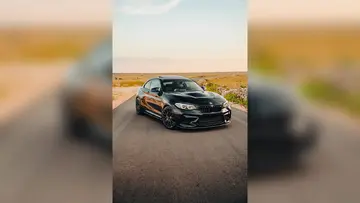 Celoten sprednji pogled na BMW M2 F87