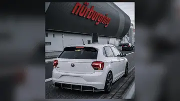 Zadnji pogled na Volkswagen Polo GTI z Maxton Design difuzorjem pred Nürburgringom