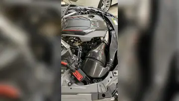 Eventuri sesalni sistem in karbonski pokrov motorja Audi RS4 Avant B9