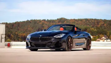 Sprednji pogled na BMW Z4 G29 z Maxton Design splitterjem